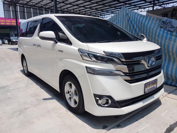 Toyota Vellfire ปี 2017 สีขาว