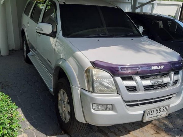 Isuzu MU-7 ปี 2005 สีขาว