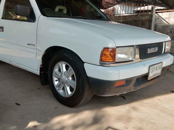 Isuzu TFR มังกรทอง ปี 1995 สีขาว