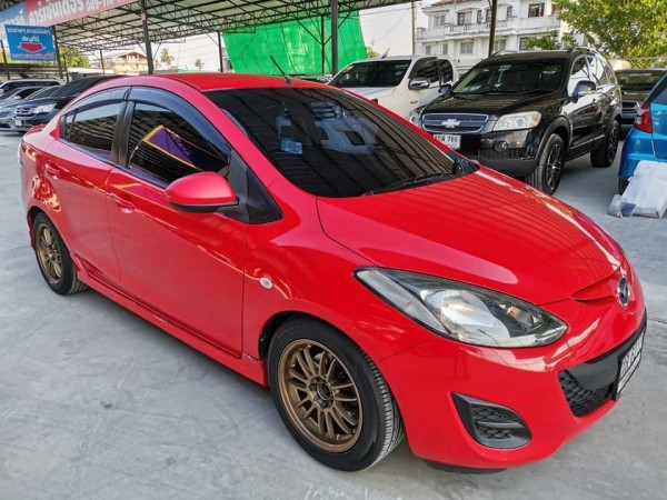 Mazda 2 Elegance (4 ประตู) ปี 2011 สีแดง