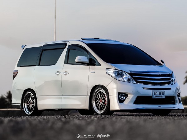 Toyota Alphard ปี 2011 สีขาว