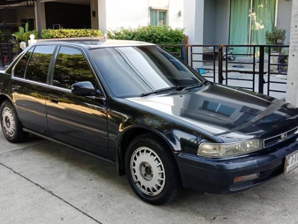 Honda Accord Gen 4 (ตาเพชร) ปี 1991 สีดำ