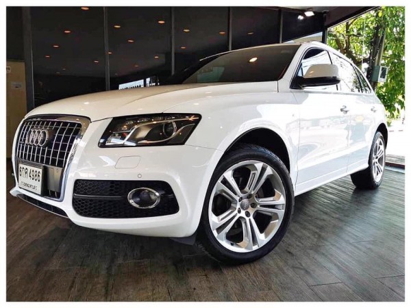 Audi Q5 (8R) ปี 2012 สีขาว