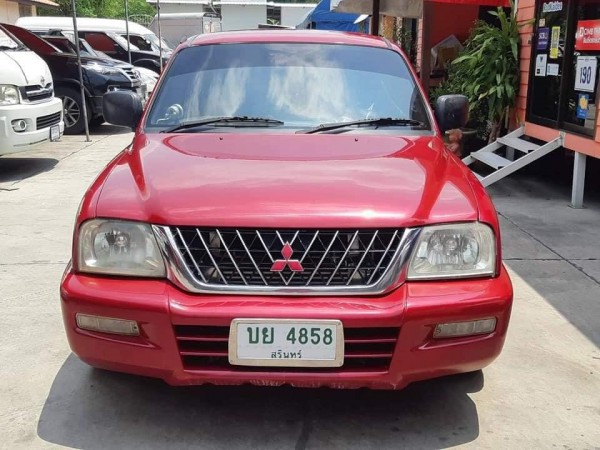 Mitsubishi Strada ปี 2003 สีแดง