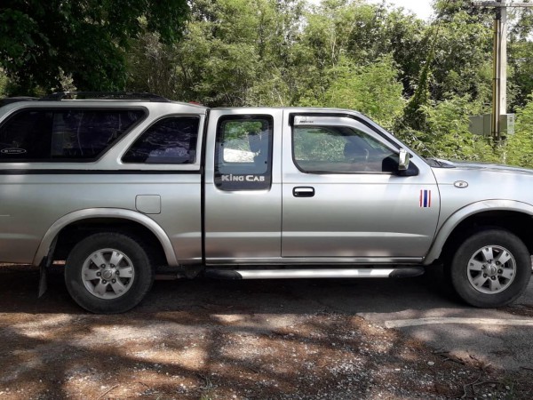 Nissan Navara Frontier ปี 2005 สีเทา