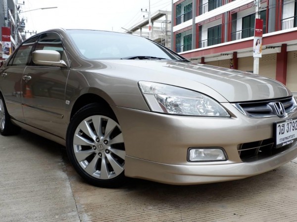 Honda Accord Gen 7 (ปลาวาฬ) ปี 2003 สีทอง