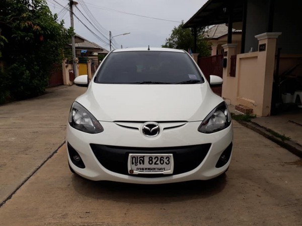 Mazda 2 Sports (5 ประตู) ปี 2011 สีขาว