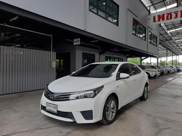 Toyota Corolla Altis ปี 2014 สีขาว