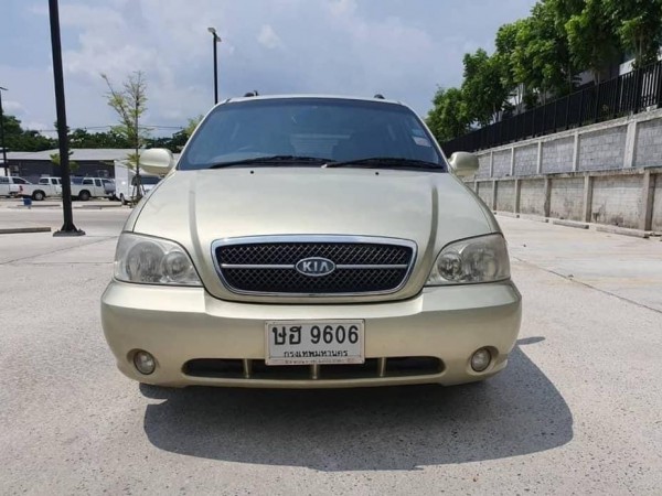 Kia Carnival ปี 2004 สีทอง