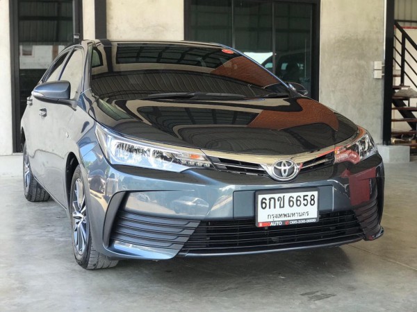 Toyota Corolla Altis ไมเนอร์เชนจ์ ปี 2017 สีเทา