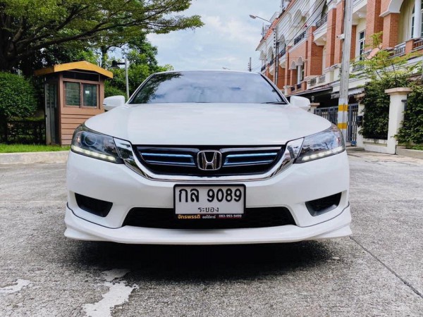 ปี 2014 HONDA ACCORD 2.0 HYBRID มือเดียว