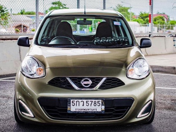 Nissan March ปี 2017 ราคา 220,000บาท