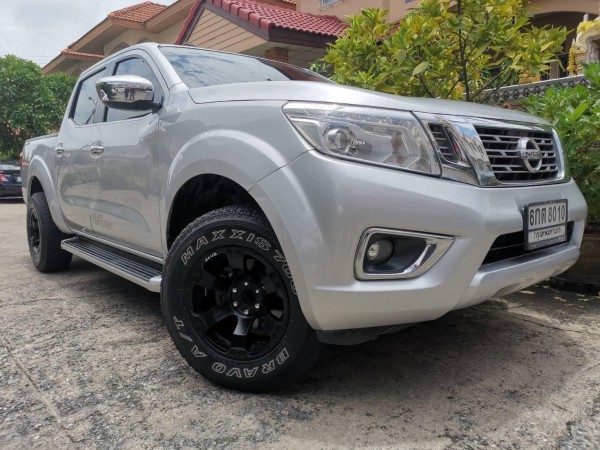 Nissan NP300 Navara 4 ประตู