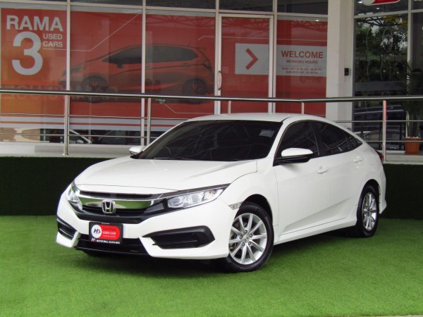 CIVIC 1.8E เกียร์AT สีขาว ปี2017