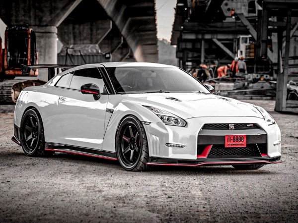 Nissan GT-R (R35) ปี 2008 สีขาว