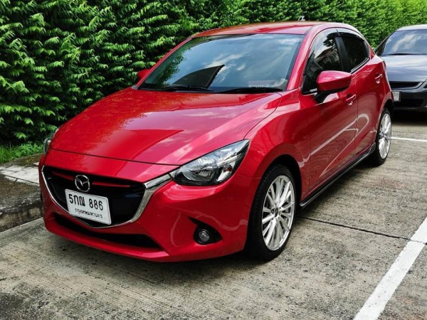 Mazda 2 Hatchback (5 ประตู) ปี 2016 สีแดง