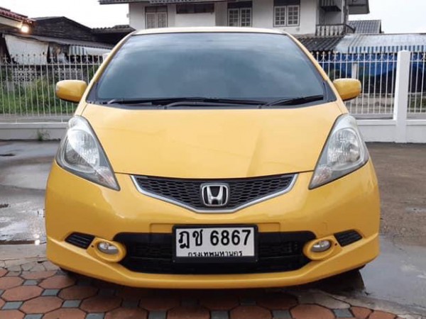 Honda Jazz GE ปี 2009 สีเหลือง