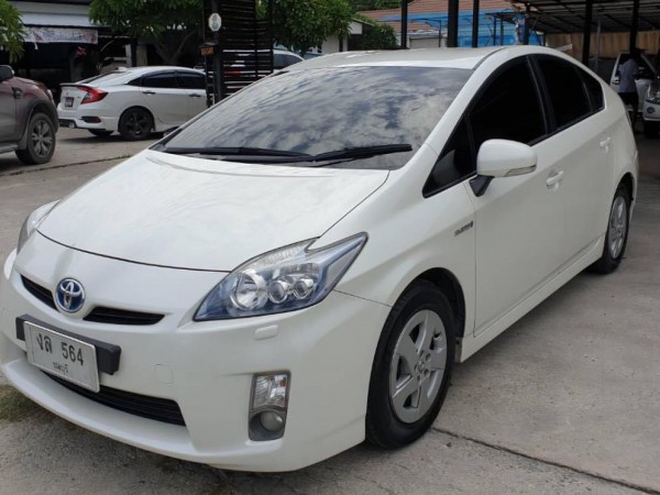 Toyota Prius ปี 2011 สีขาว