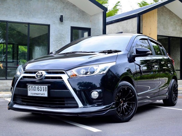 Toyota Yaris ปี 2015 สีดำ