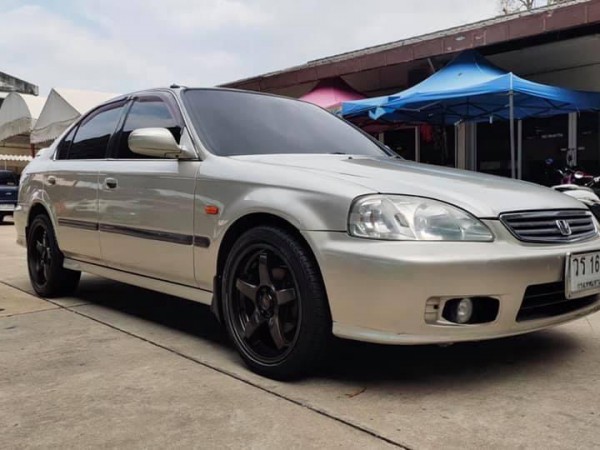 honda civic ตาโต ปี 2000