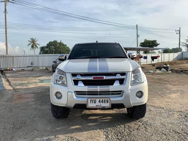 Isuzu D-Max CAB4 (4 ประตู) ปี 2010 สีขาว