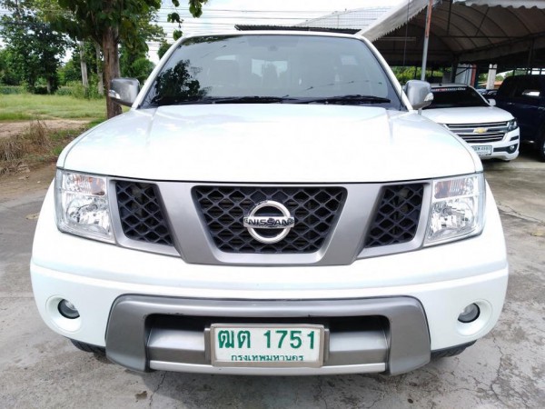 Nissan Navara ปี 2011 สีขาว