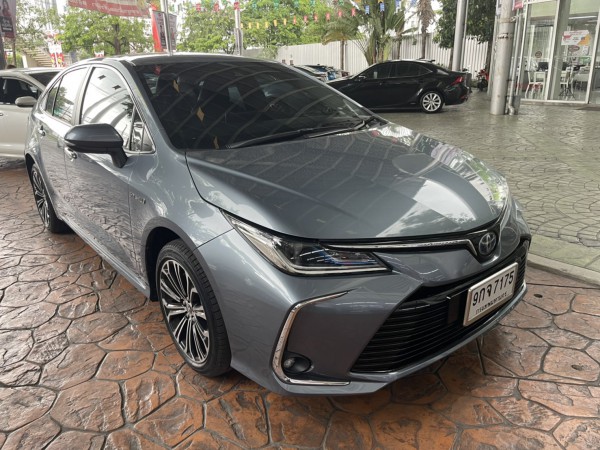 TOYOTA ALTIS 1.8 HV HI A/T ปี2019