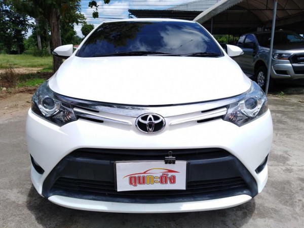 Toyota Vios ปี 2015 สีขาว