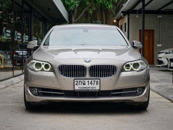 BMW 5 Series Gen6 F10 520i ปี 2013 สีเงิน