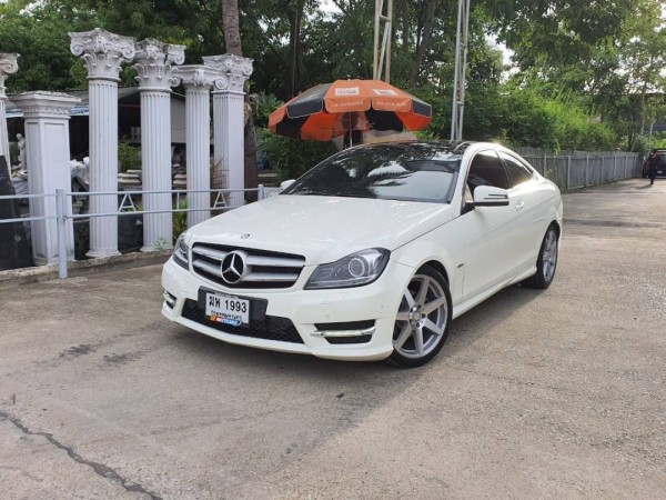 Mercedes-Benz C-Class W204 C180 ปี 2012 สีขาว