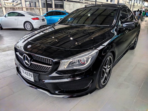 2014 BENZ CLA 220 CDI AMG เกียร์ออโต้ สีดำ​ เครื่องดีเซล Topสุด