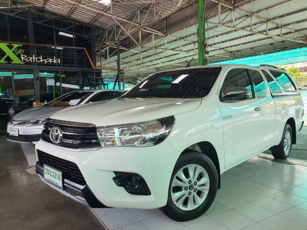 Toyota Hilux Revo 2.4E Smart cab สีขาว ปี 2018พร้อมหลังคา