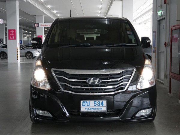 Hyundai H-1 ปี 2011 สีดำ