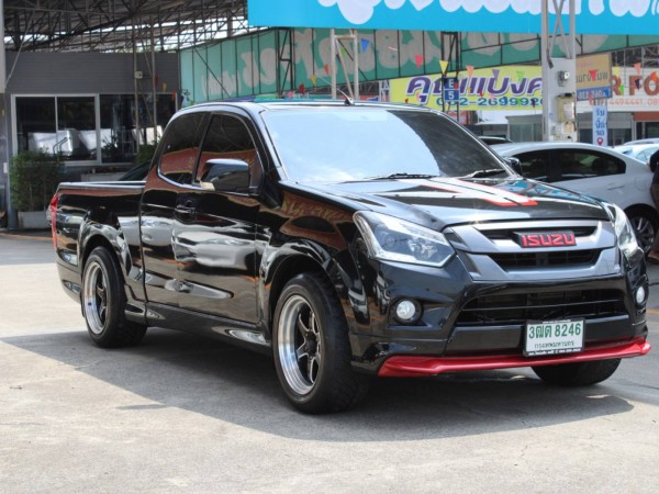 ออกรถ 0 บาท 2016 Isuzu D-Max X-Series SPACE CAB 1.9 Z VGS Turbo MT สีดำ เกียร์ธรรมดา 6 Speed โคตรประหยัด