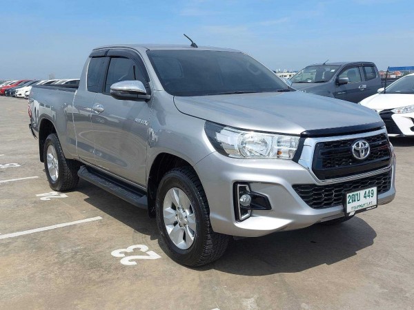 2018 Toyota Hilux Revo Prerunner (Cab) สีเงิน