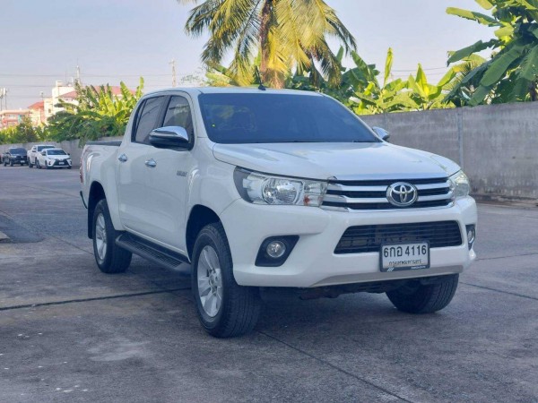 2017 Toyota Hilux Revo Prerunner (4 ประตู) สีขาว