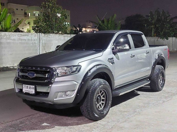 2018 Ford Ranger Double cab สีเงิน