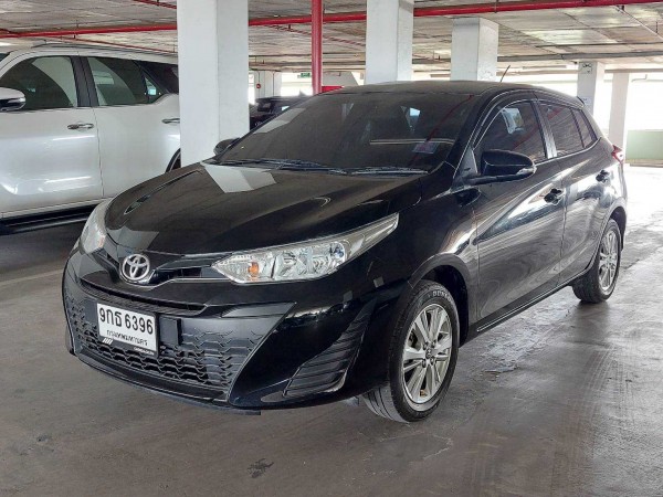 2019 Toyota Yaris สีดำ