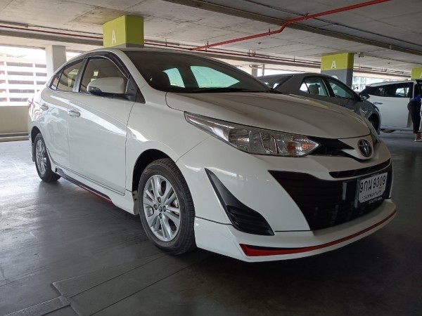 2019 Toyota Yaris สีขาว