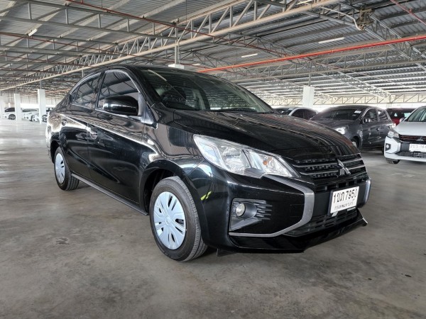 2020 Mitsubishi Attrage สีดำ