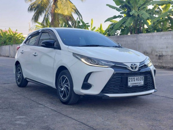 2021 Toyota Yaris สีขาว