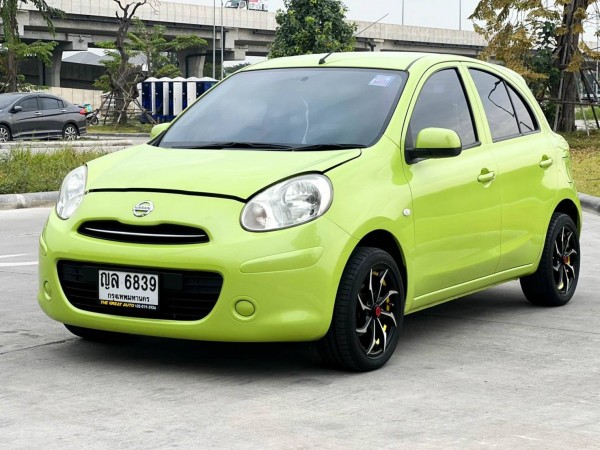 2012 Nissan March สีเขียว