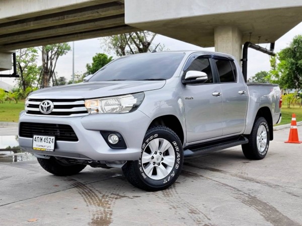 2015 Toyota Hilux Revo Prerunner (4 р╕Ыр╕гр╕░р╕Хр╕╣) р╕кр╕╡р╣Ар╕Зр╕┤р╕Щ