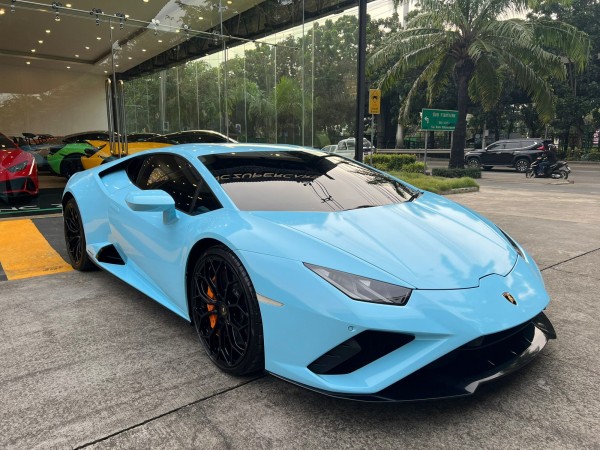 2021 Lamborghini Huracan EVO RWD สีฟ้า