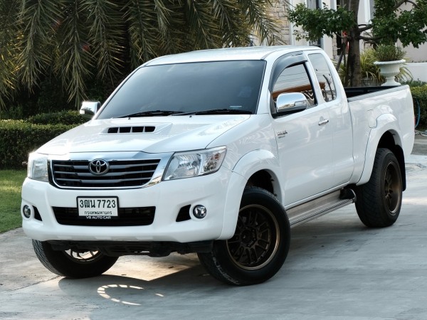 ไมล์ 53,000 กม. Toyota Hilux VigoChamp 2.5G Prerunner Smart Cab 2015 ออโต้ ดีเซล VN Turbo สีขาว