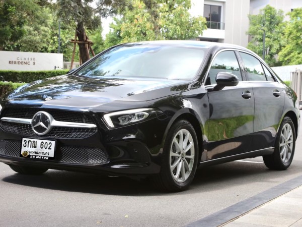 2022 Mercedes-Benz A-Class A200 สีดำ