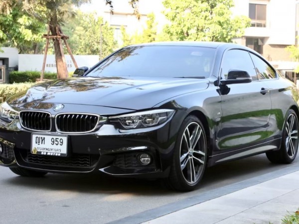 2022 BMW 430i M SPORT สีดำ