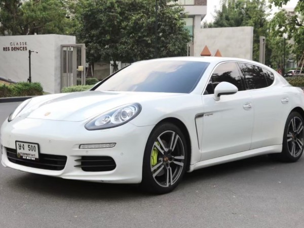 2014 Porsche Panamera S E-Hybrid สีขาว