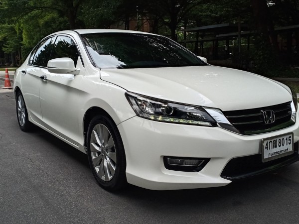 2015 Honda Accord สีขาว