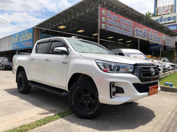 Toyota Hilux Revo Smart cab ปี 2017 สีขาว